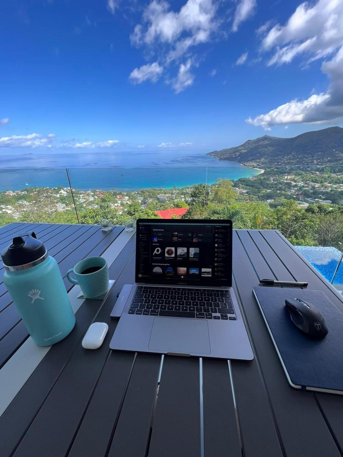 Paradise Heights Luxury Apartments & Villa Beau Vallon  Ruang foto